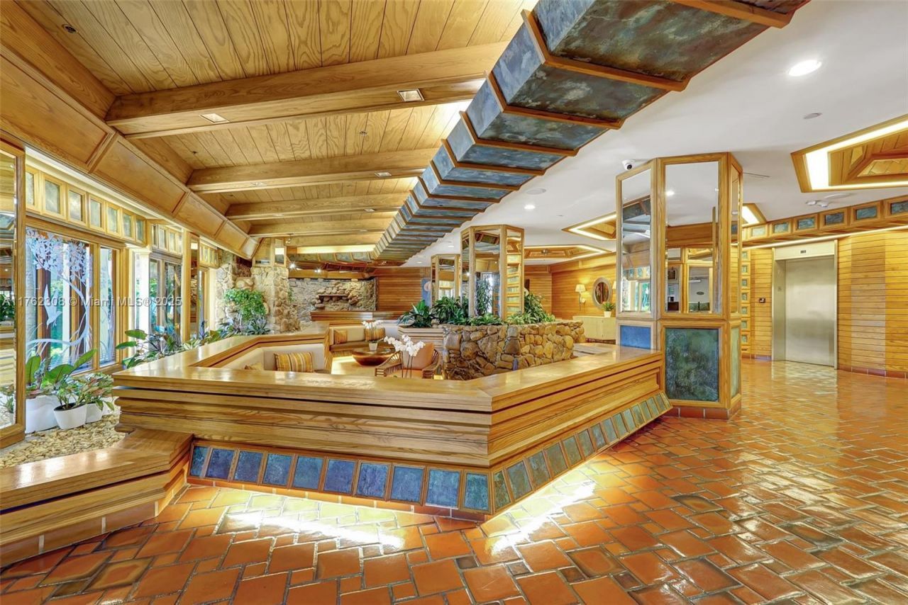 4000 Towerside Ter, Unit 302, Miami, FL 33138 Photo