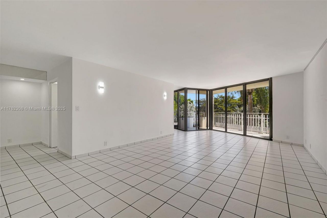 4000 Towerside Ter, Unit 302, Miami, FL 33138 Photo