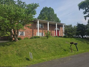 1386 Headlee Avenue, Morgantown, WV 26505