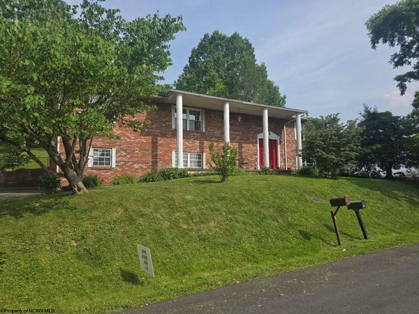 1386 Headlee Avenue, Morgantown, WV 26505