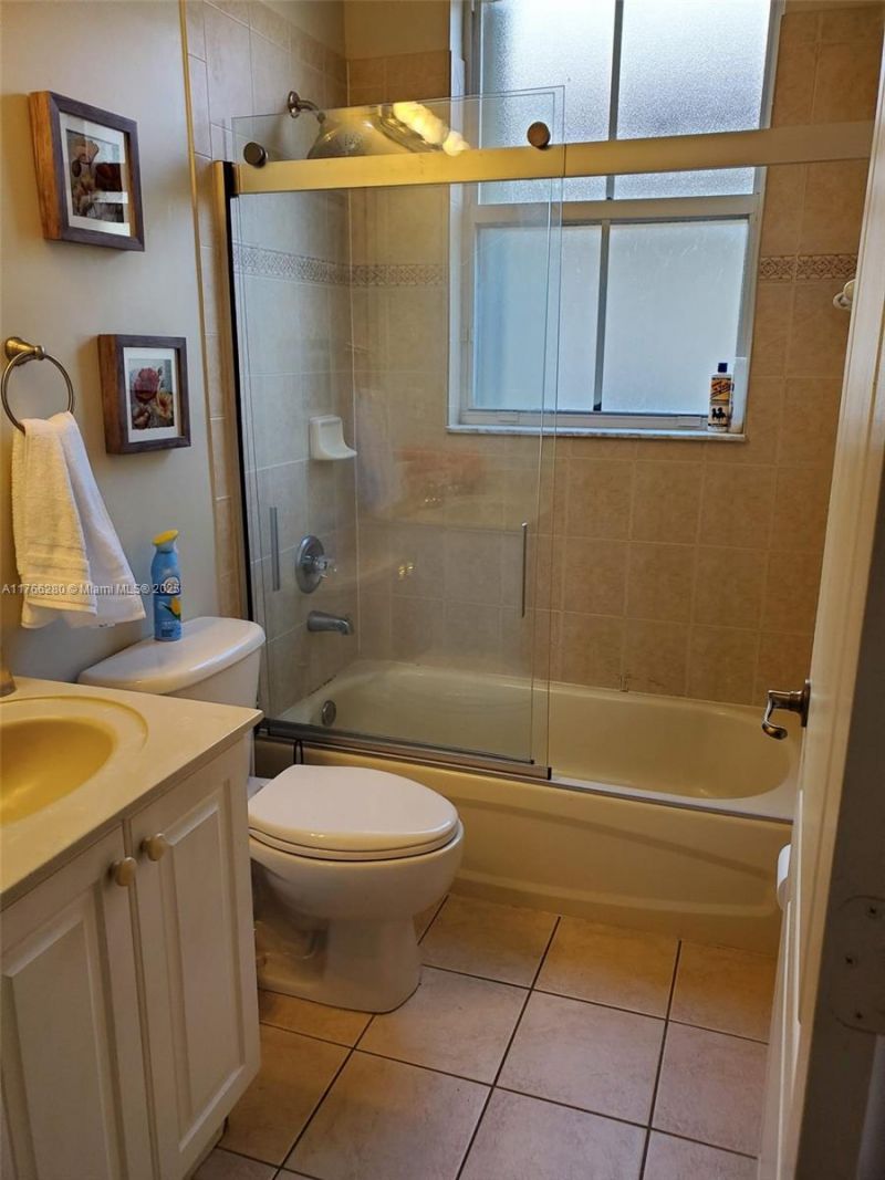 11009 NW 80th Ln, Doral, FL 33178 Photo