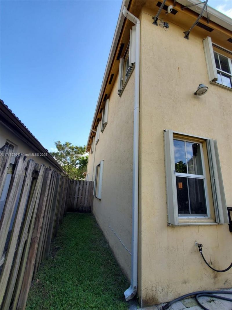 11009 NW 80th Ln, Doral, FL 33178 Photo