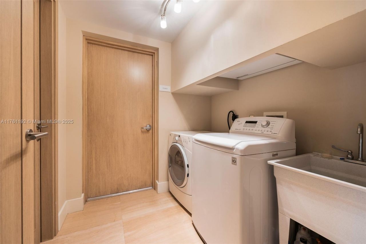 125 Ocean Dr, Unit U-0303, Miami Beach, FL 33139 Photo