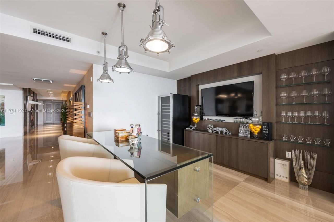 125 Ocean Dr, Unit U-0303, Miami Beach, FL 33139 Photo