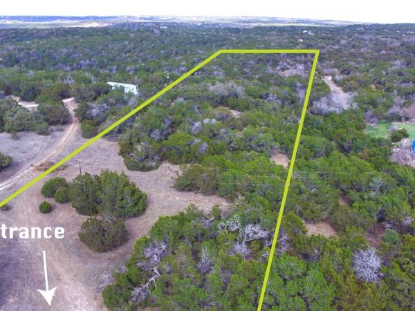 370-B Kothman RD, Dripping Springs, TX 78620