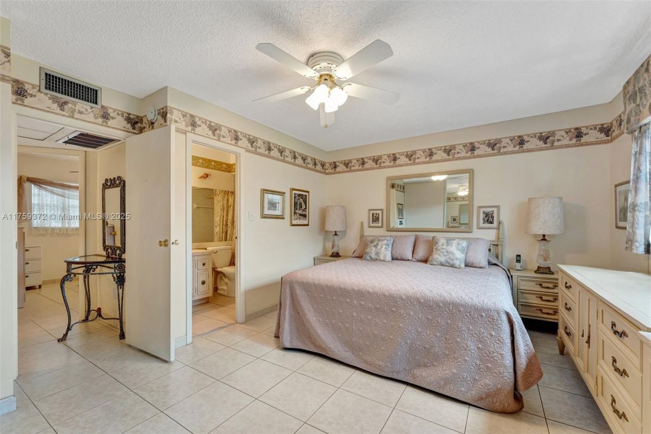 3500 NW 48th Ave, Unit 415, Lauderdale Lakes, FL 33319 Photo