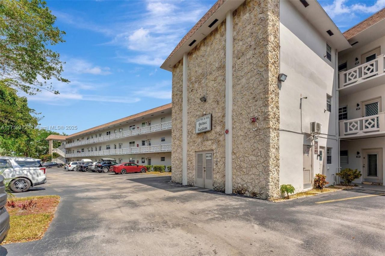 3500 NW 48th Ave, Unit 415, Lauderdale Lakes, FL 33319 Photo