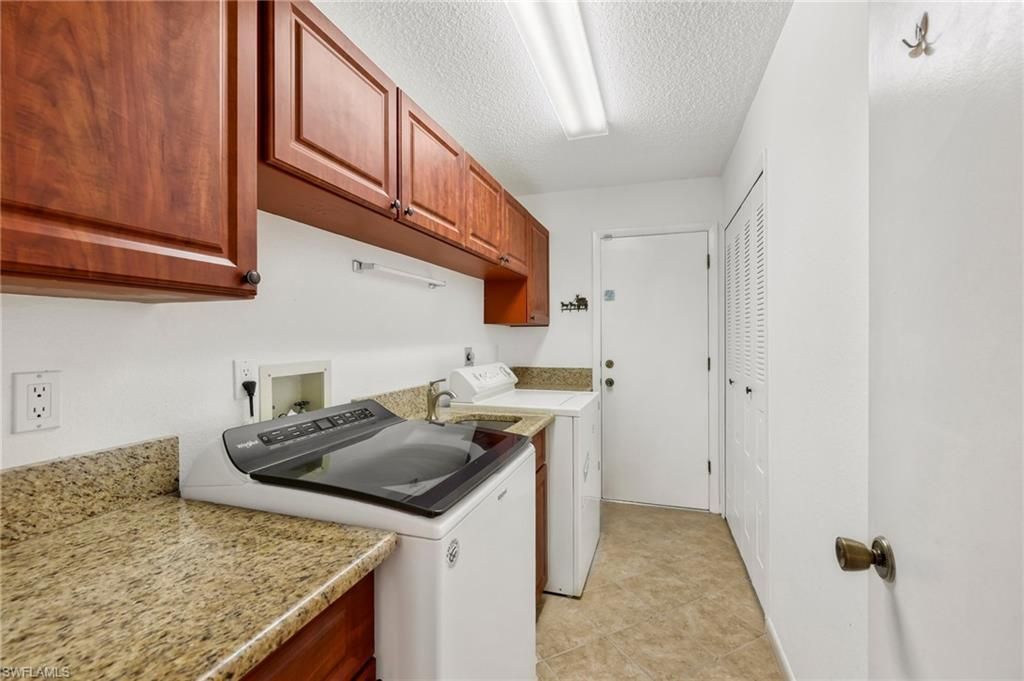1381 N Brandywine Cir, Fort Myers, FL 33919 Photo