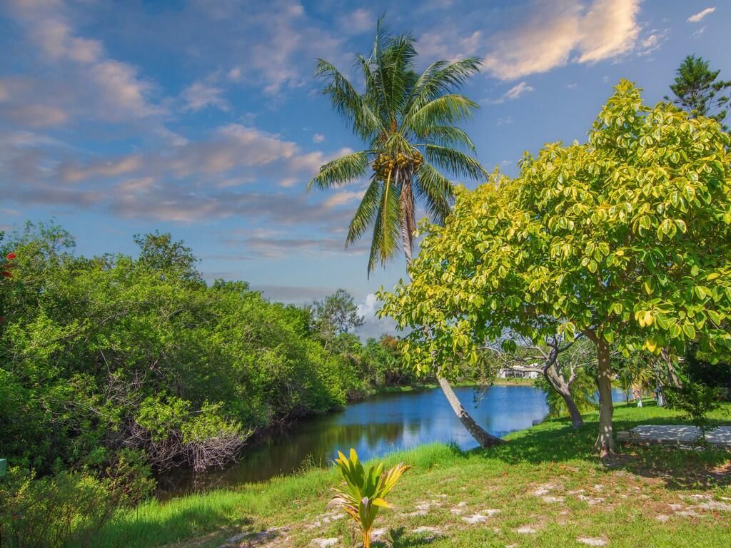 521 NE Sapphire Lane, Jensen Beach, FL 34957 Photo