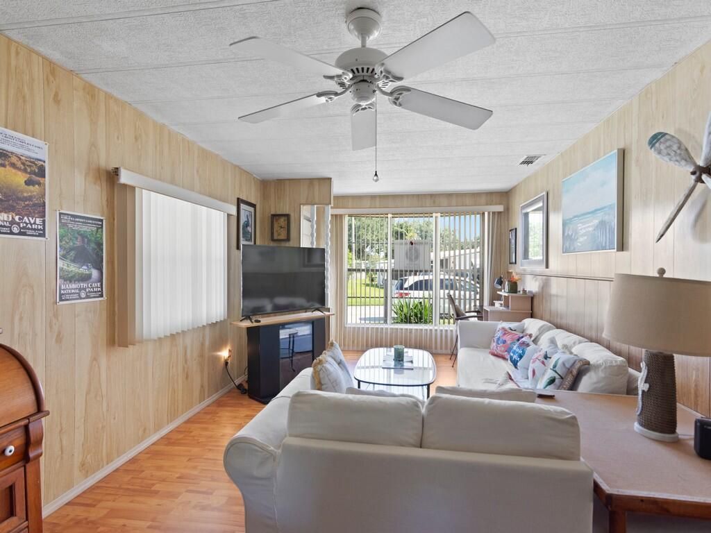 521 NE Sapphire Lane, Jensen Beach, FL 34957 Photo