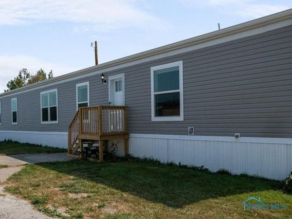 27696 Oregon Road, Perrysburg, OH 43551