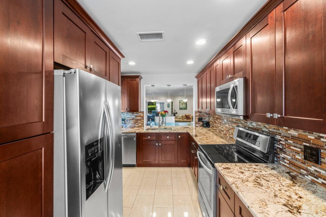 9 Stratford Drive, Unit D, Boynton Beach, FL 33436 Photo