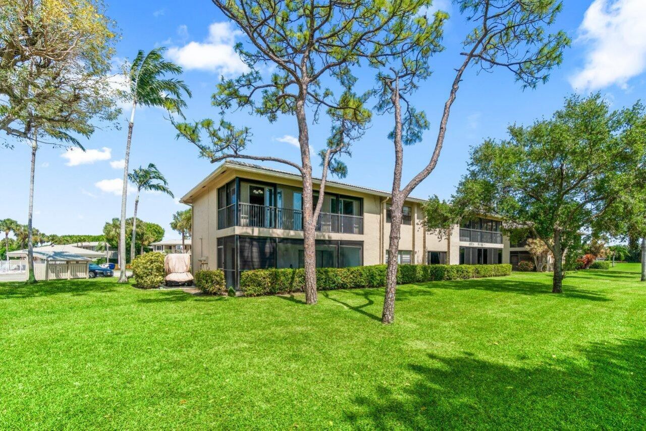 9 Stratford Drive, Unit D, Boynton Beach, FL 33436 Photo