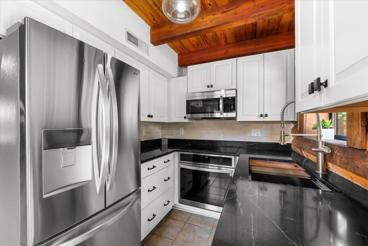 6811 6th Street W, Bradenton, FL 34207 Photo