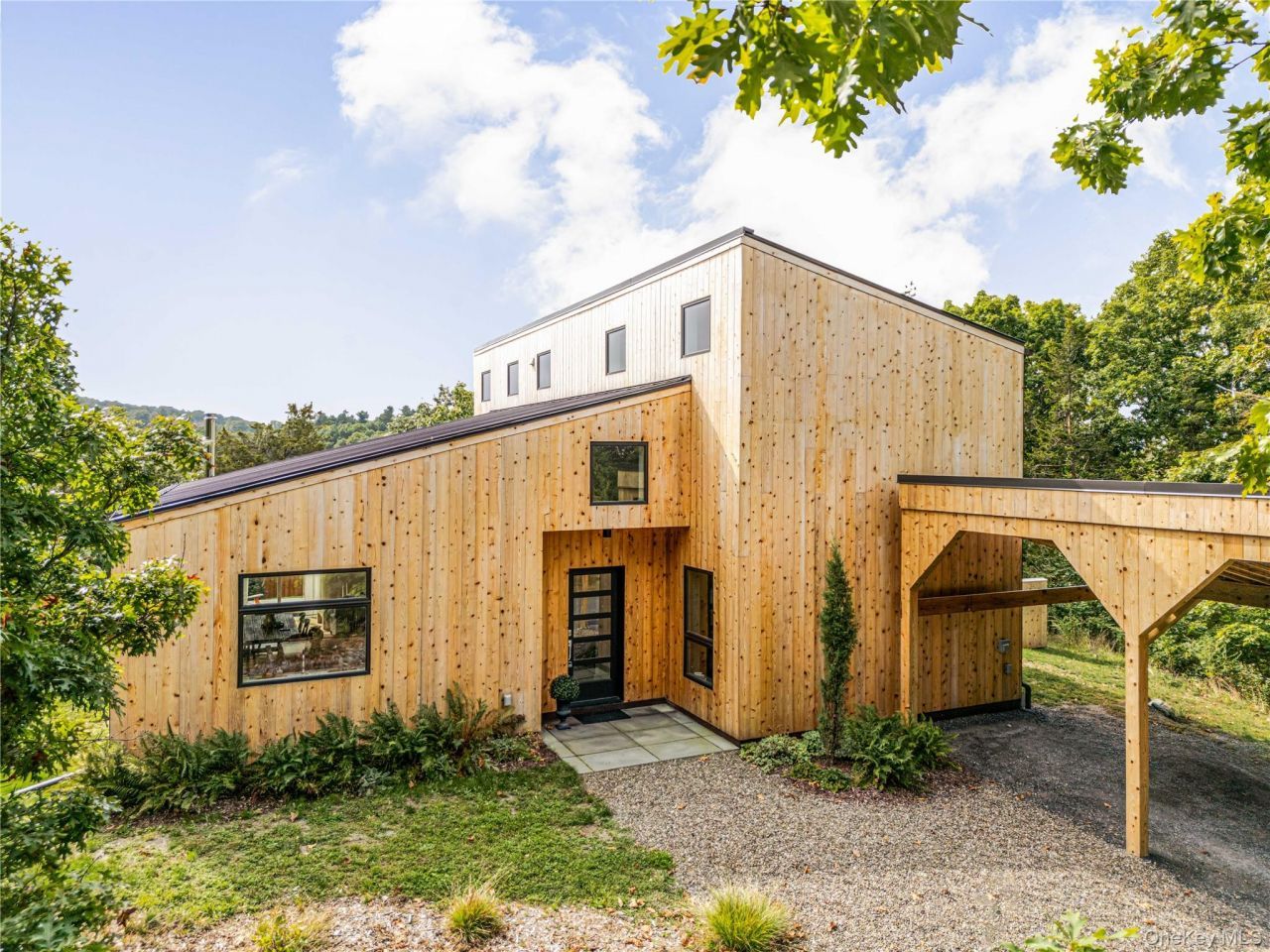 998 Willow Brook Road, Clinton Corners, NY 12514 Main Photo