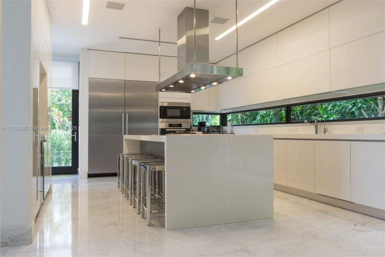 610 Harbor Cir, Key Biscayne, FL 33149 Photo