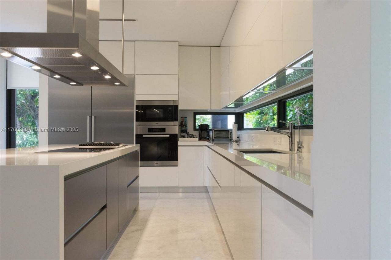 610 Harbor Cir, Key Biscayne, FL 33149 Photo