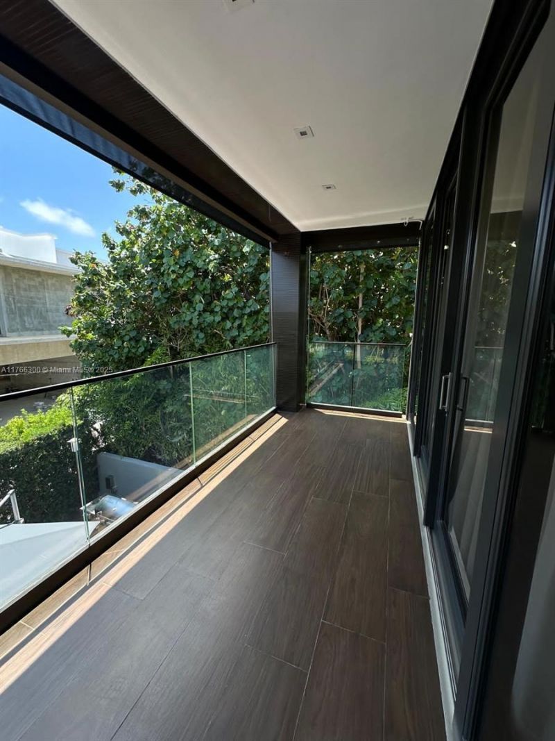 610 Harbor Cir, Key Biscayne, FL 33149 Photo