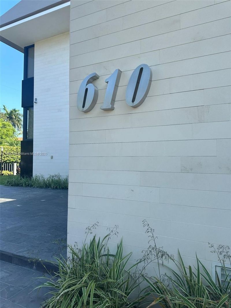 610 Harbor Cir, Key Biscayne, FL 33149 Photo