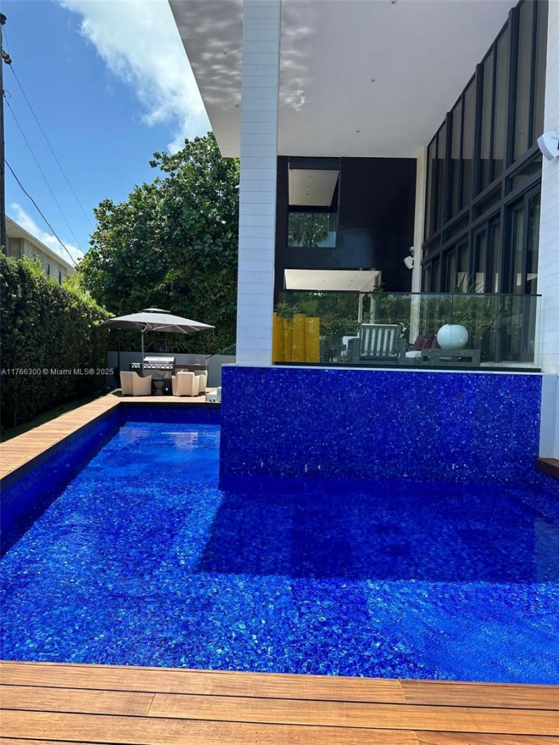 610 Harbor Cir, Key Biscayne, FL 33149 Photo