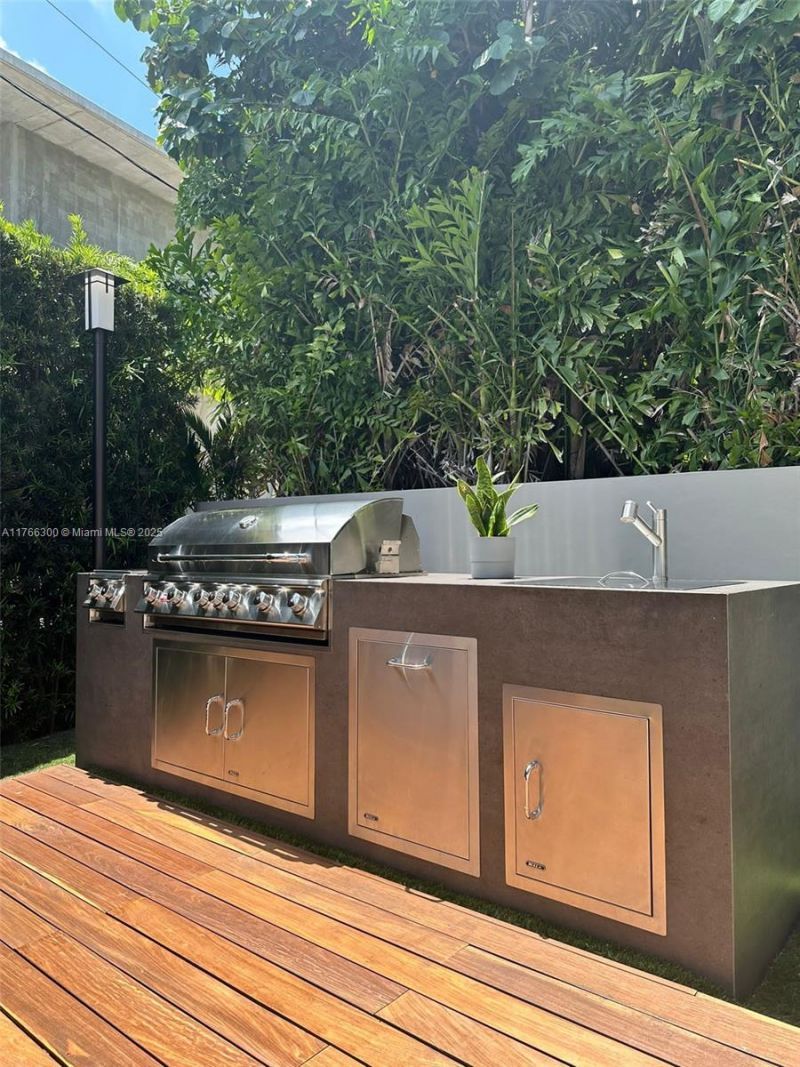 610 Harbor Cir, Key Biscayne, FL 33149 Photo