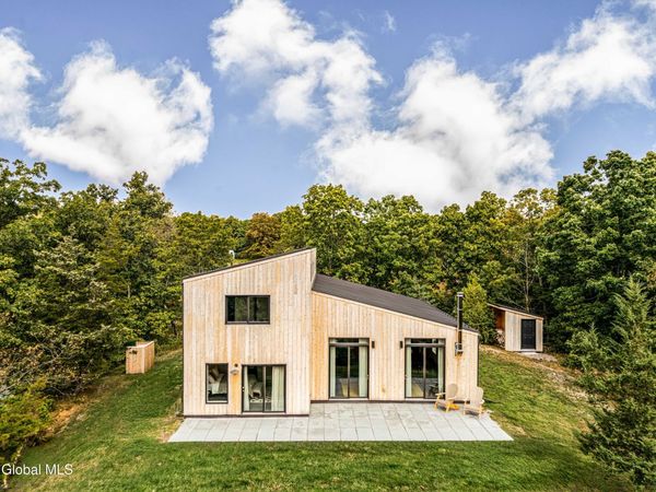 998 Willow Brook Road, Clinton Corners, NY 12514