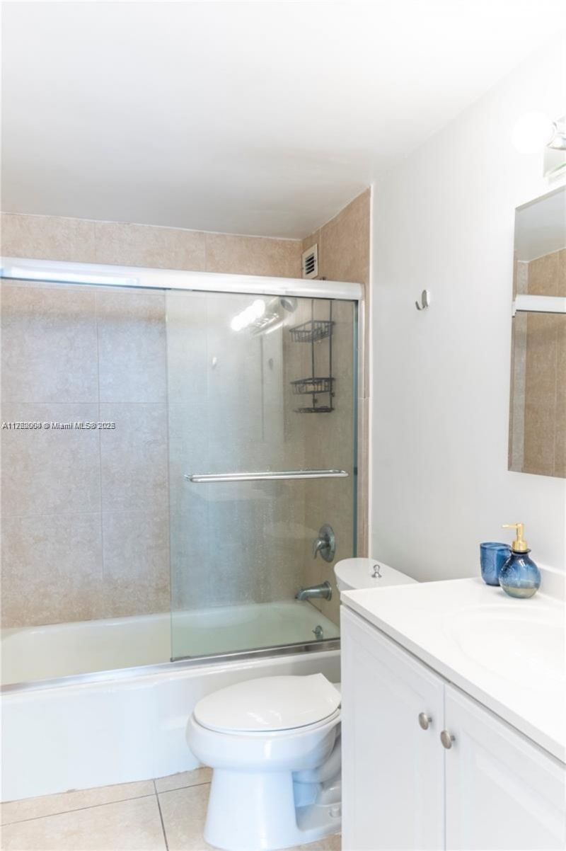 Please Call For Address, Unit 717, Miami Beach, FL 33140 Photo
