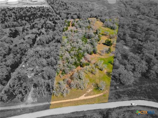 1073 Creekside Lane, Lexington, TX 78947