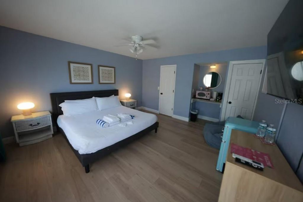 345 Hamden Drive, Clearwater Beach, FL 33767 Photo