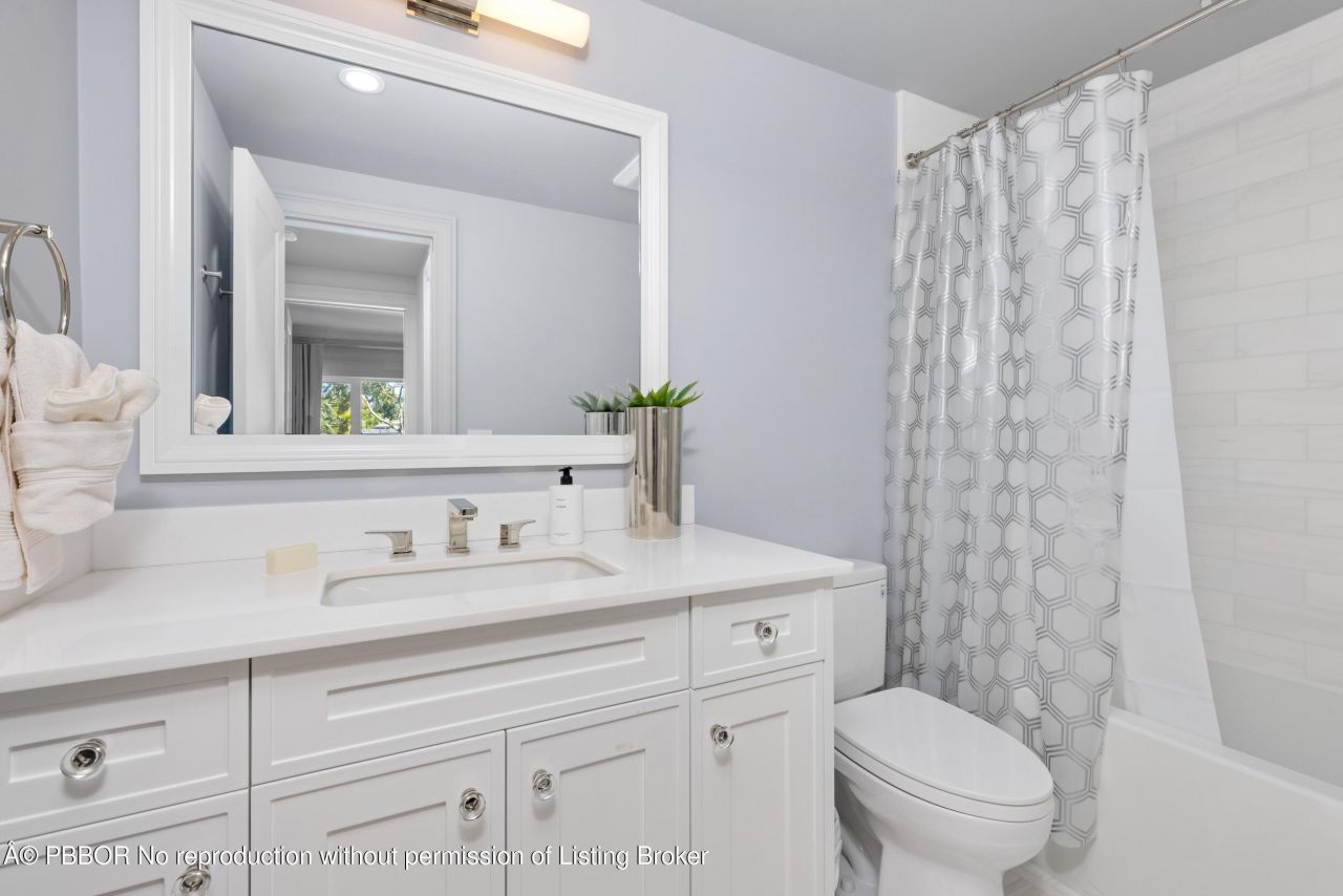 250 Bradley Place, Unit 307, Palm Beach, FL 33480 Photo