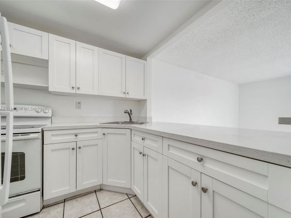 801 NW 47th Ave, Unit 515W, Miami, FL 33126