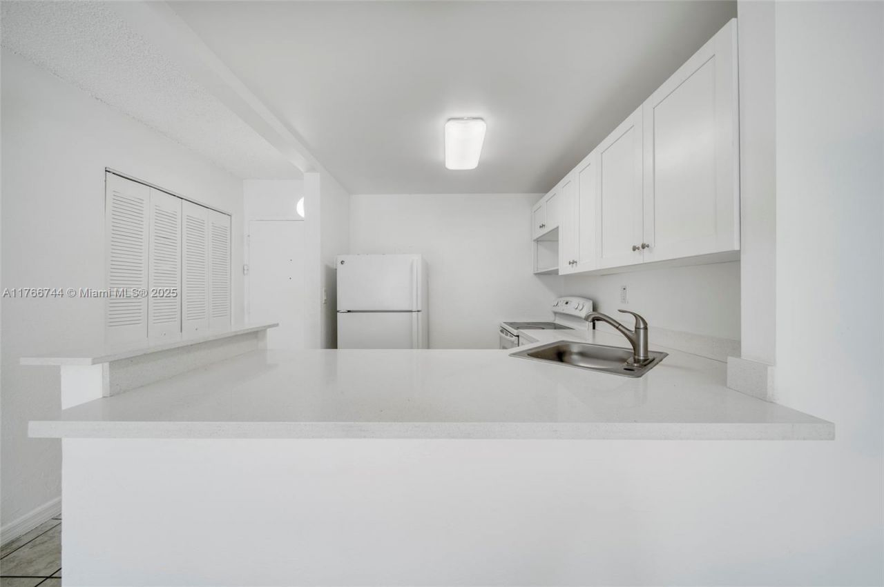 801 NW 47th Ave, Unit 515W, Miami, FL 33126 Photo