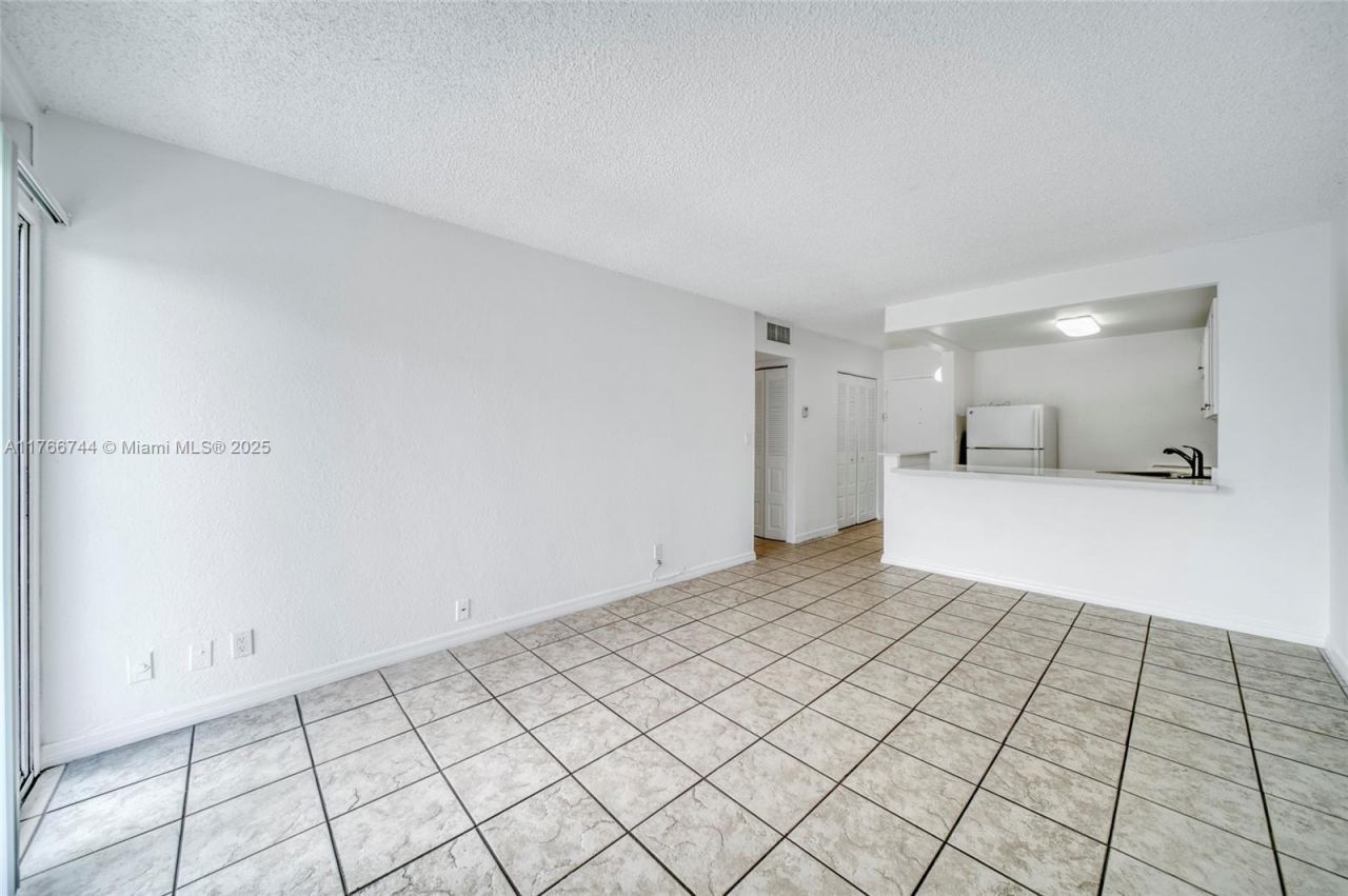 801 NW 47th Ave, Unit 515W, Miami, FL 33126 Photo