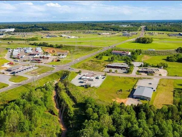 59 Kenworth Blvd, Jackson, TN 38305