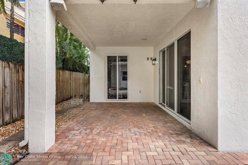 639 NE 17th Way, Fort Lauderdale, FL 33304 Photo