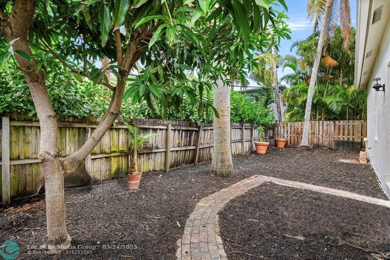 639 NE 17th Way, Fort Lauderdale, FL 33304 Photo