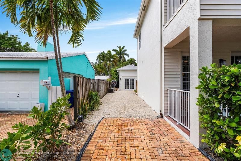 639 NE 17th Way, Fort Lauderdale, FL 33304 Photo