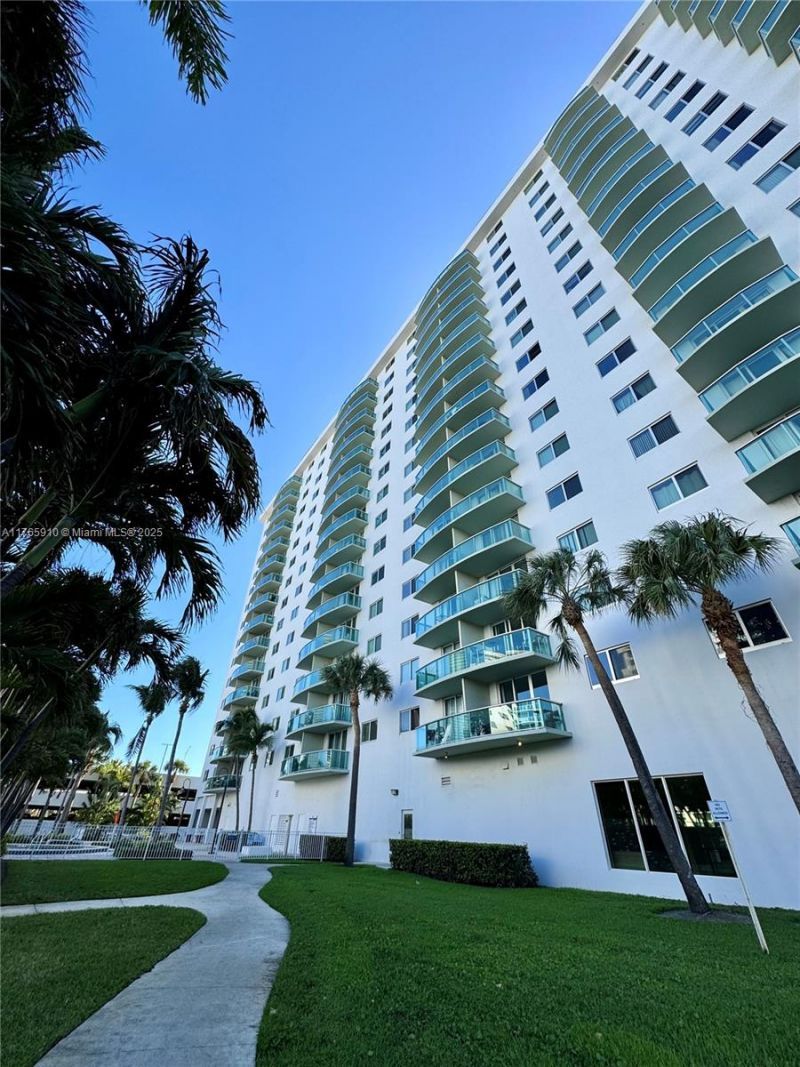 19380 Collins Ave, Unit 410, Sunny Isles Beach, FL 33160 Photo