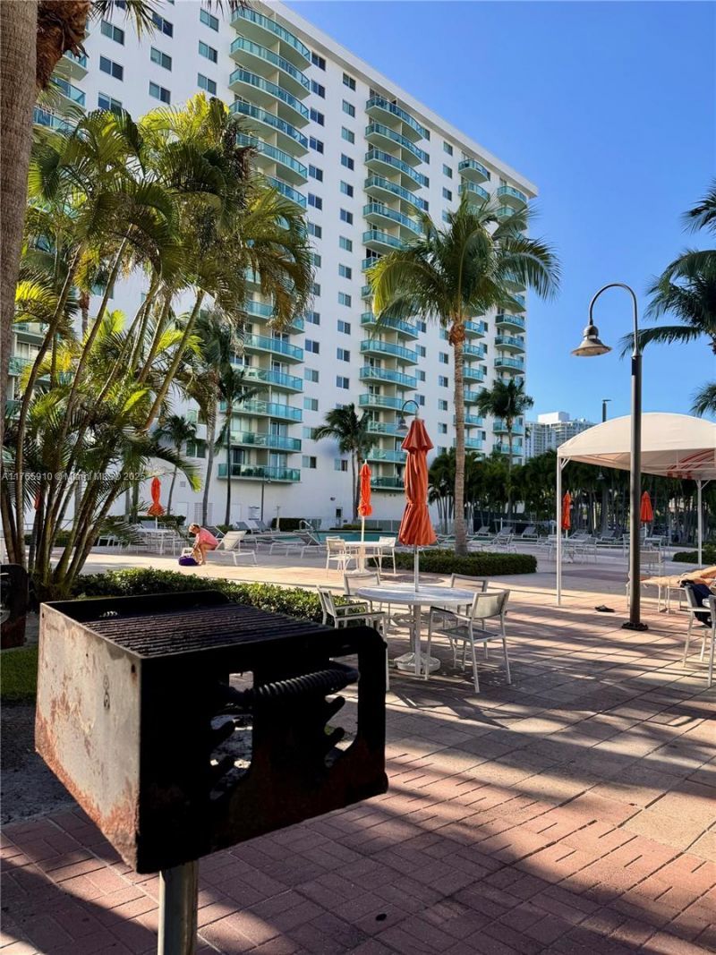 19380 Collins Ave, Unit 410, Sunny Isles Beach, FL 33160 Photo
