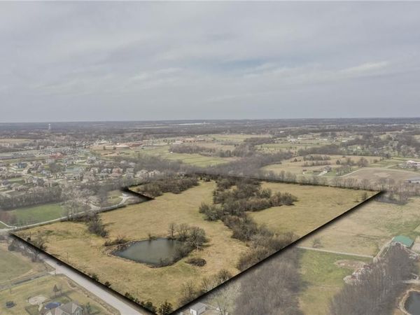 211th Peculiar Way, Peculiar, MO 64078