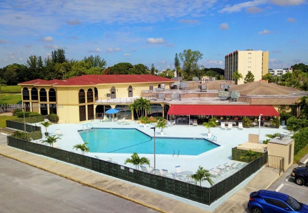 3836 Via Poinciana, Unit 604, Lake Worth, FL 33467 Photo