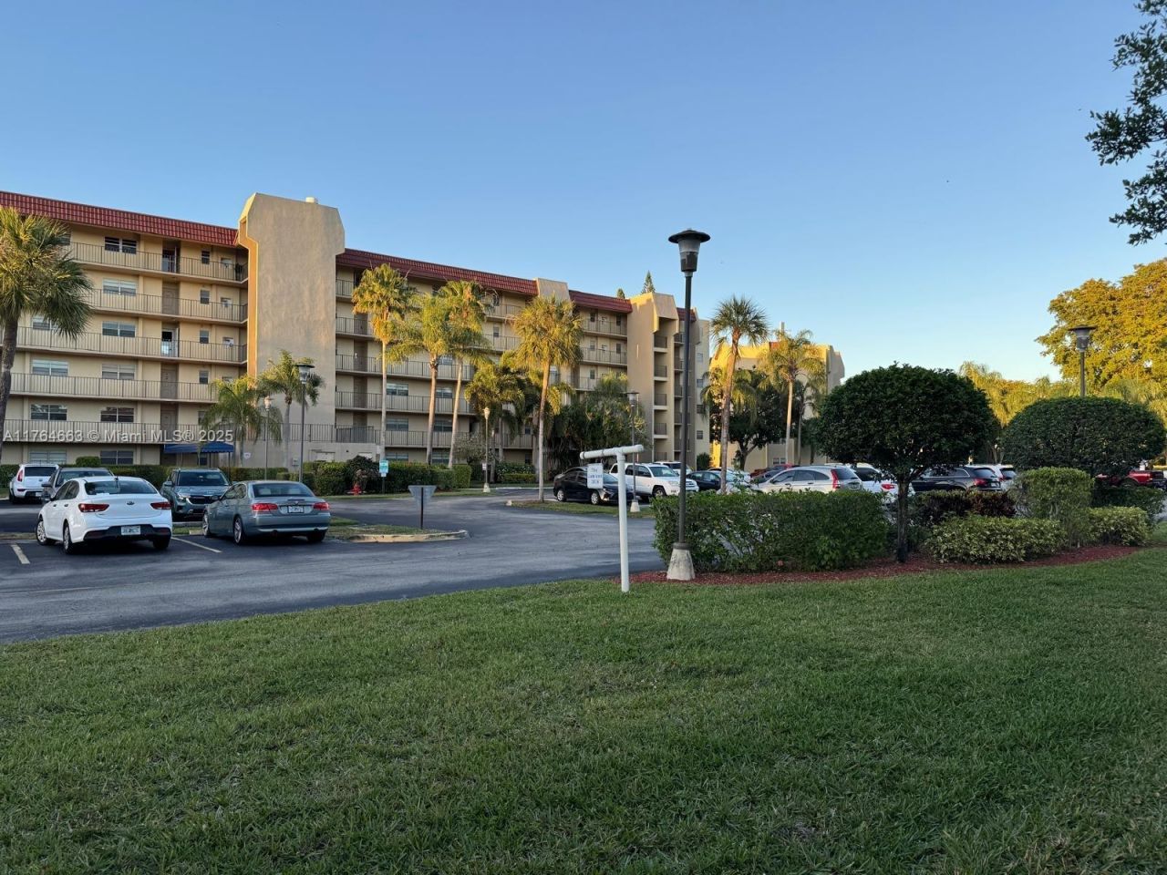 3836 Via Poinciana, Unit 604, Lake Worth, FL 33467 Photo