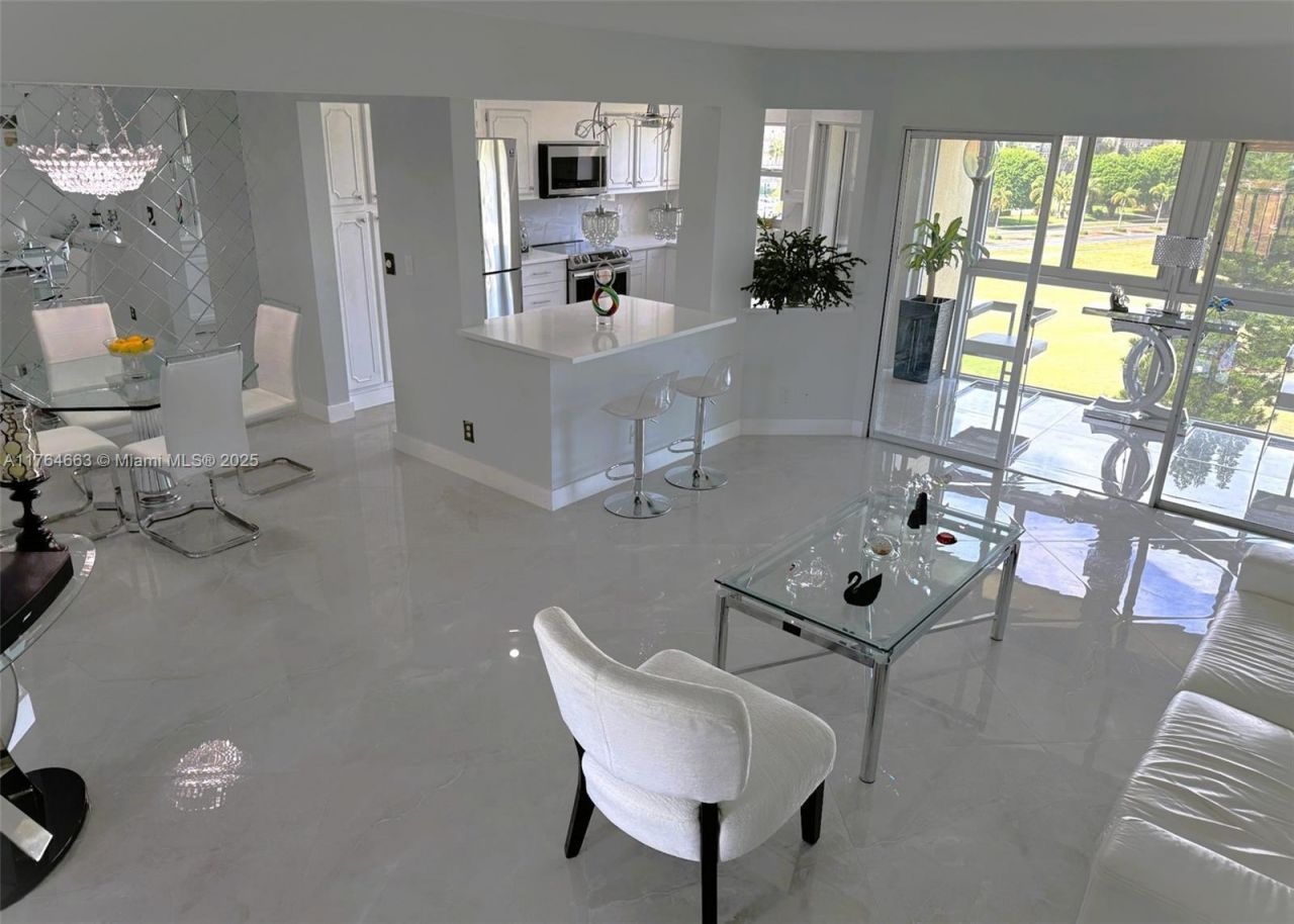 3836 Via Poinciana, Unit 604, Lake Worth, FL 33467 Photo