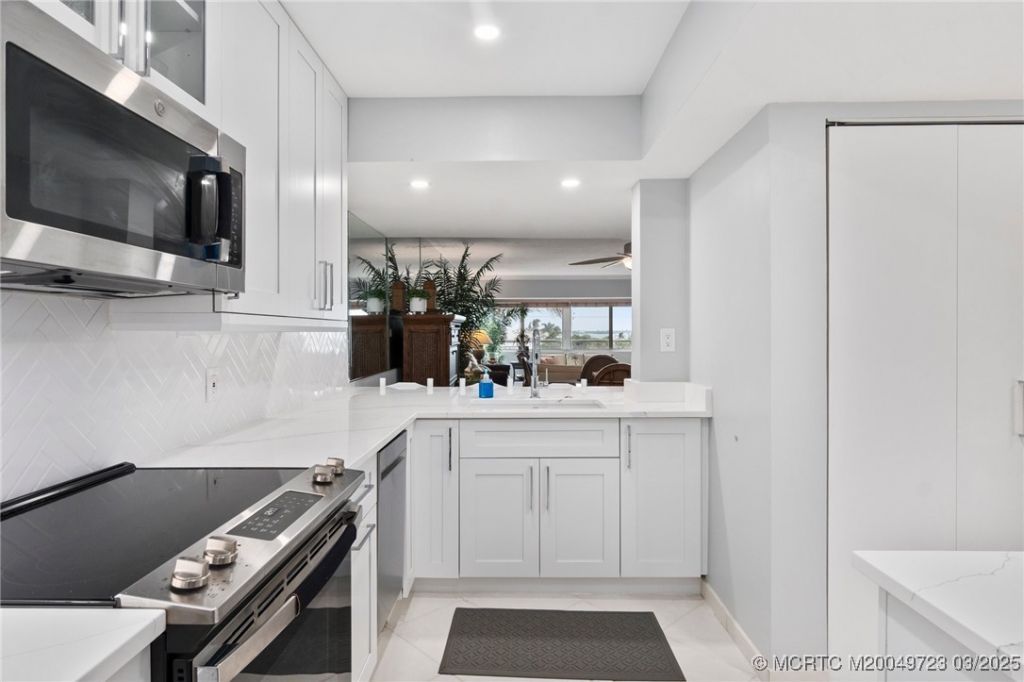 1555 NE Ocean Boulevard, Unit 302, Stuart, FL 34996 Photo