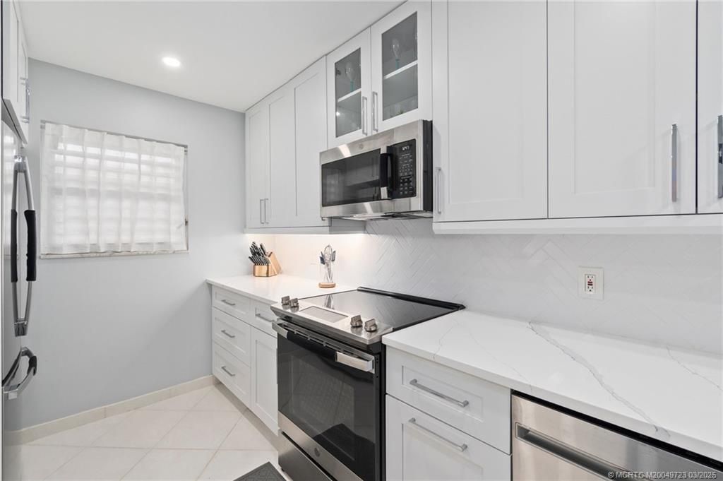 1555 NE Ocean Boulevard, Unit 302, Stuart, FL 34996 Photo