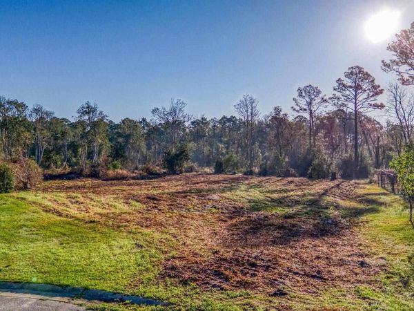 2110 Karlburg Dr, Pensacola, FL 32506