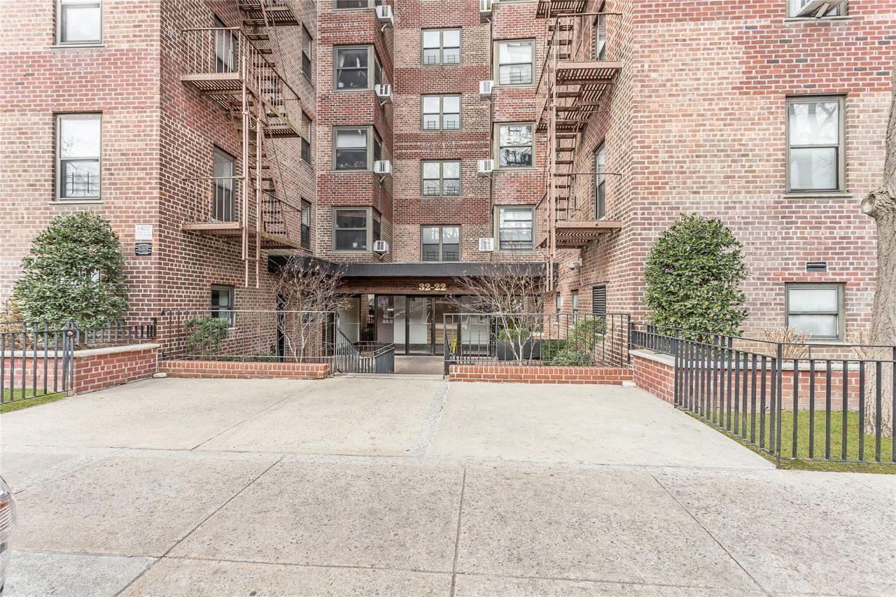 32-22 92 Street, Unit 603, East Elmhurst, NY 11369 Main Photo