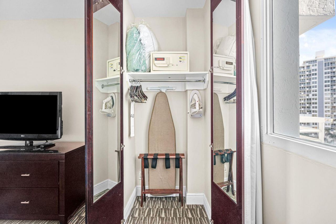 2670 E Sunrise Boulevard, Unit 718, Fort Lauderdale, FL 33304 Photo