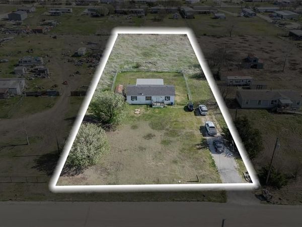 9020 Sallys Way, Alvarado, TX 76009