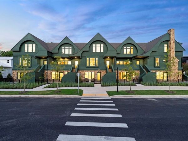 423 SE B Street, Bentonville, AR 72712